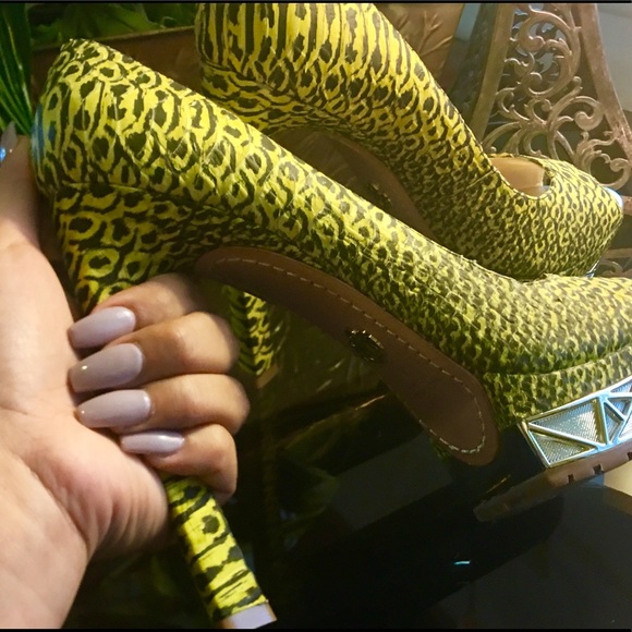 Heels - Picture 6 of 8